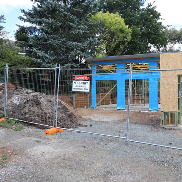 do you deliver and install temporary fencing and what's the cost for this in Libertyville IL